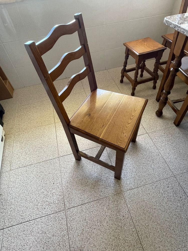 Mesa jantar com tampo em granito