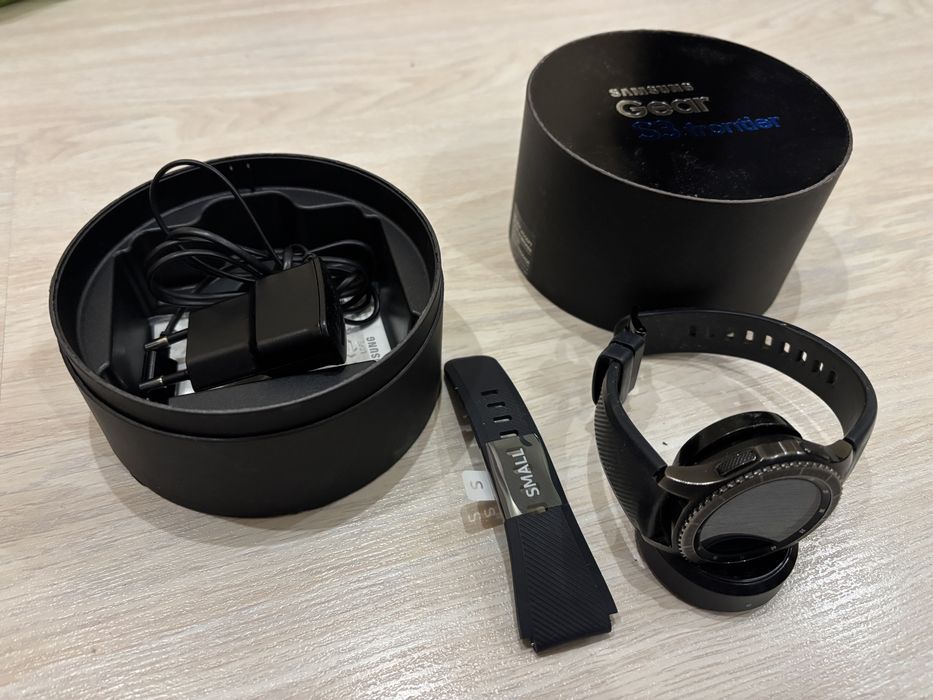 Смарт годинник Samsung S3 Gear Frontier