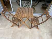 Conjunto de mesa e cadeiras para exterior