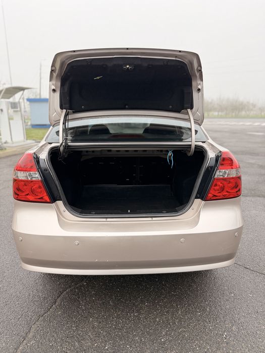 Продам шевролет авео в гарному стані автомат 1.6 бензин