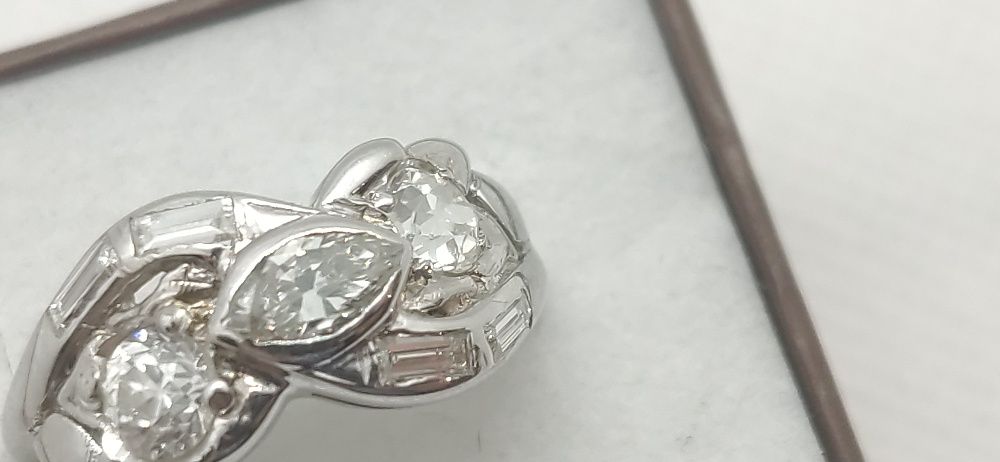 Złoty pierścionek z brylantami 1.08ct i diamentami 0.20ct / certyfikat