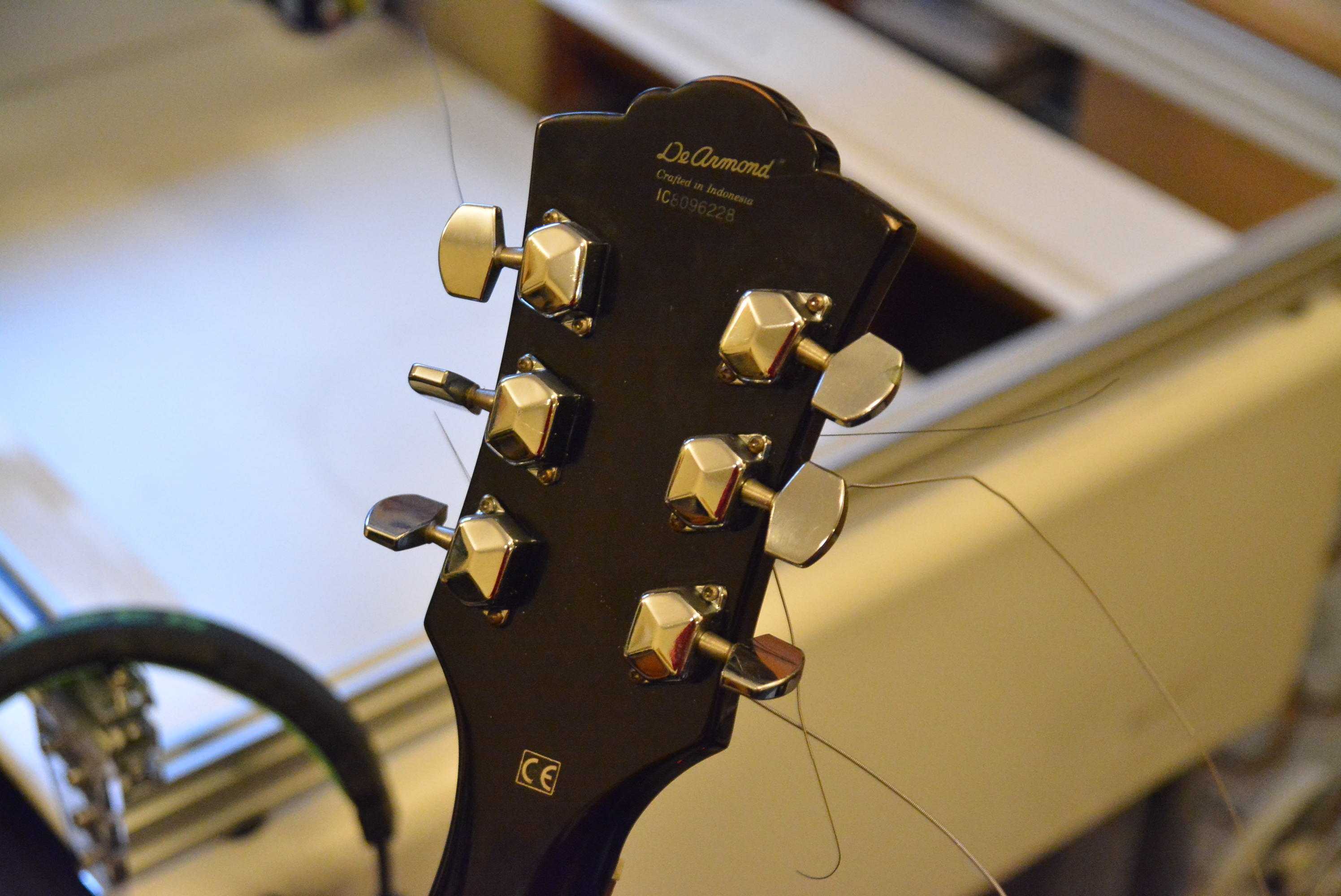 Gitara Les Paul De Armond +case