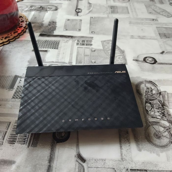 Роутер ASUS RT N12E