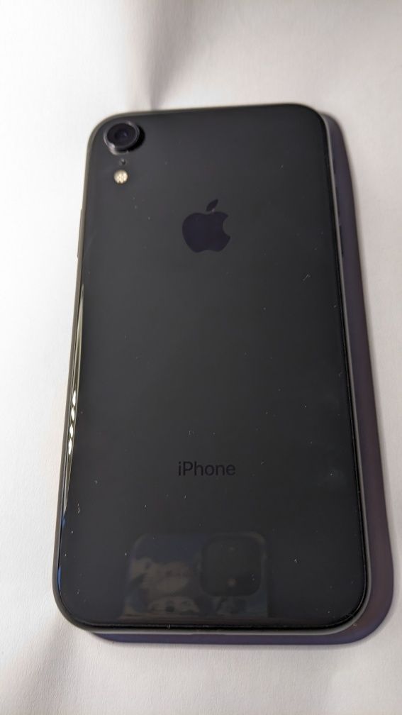 Мобільний телефон Apple iPhone XR