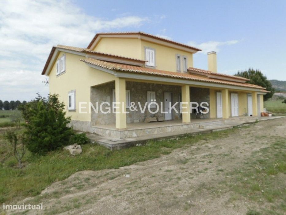 Moradia T6 em Belmonte + Terreno 5.000 metros quadrados