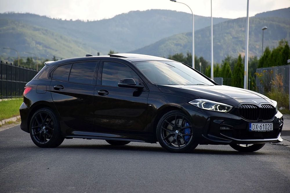 BMW Seria 1 M Pakiet HeadUp LED HARMAN Pamięć Lane Assist ACC Panorama VAT23