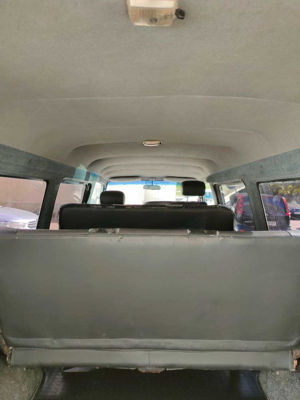 Продаж Mazda E 2000, газ/бензин