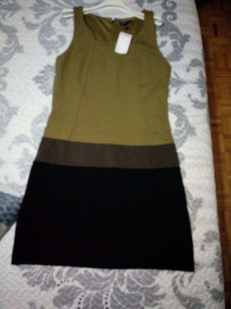 Vestido em malha tamanho M casaco 3/4 de mulher Gangas de marca .