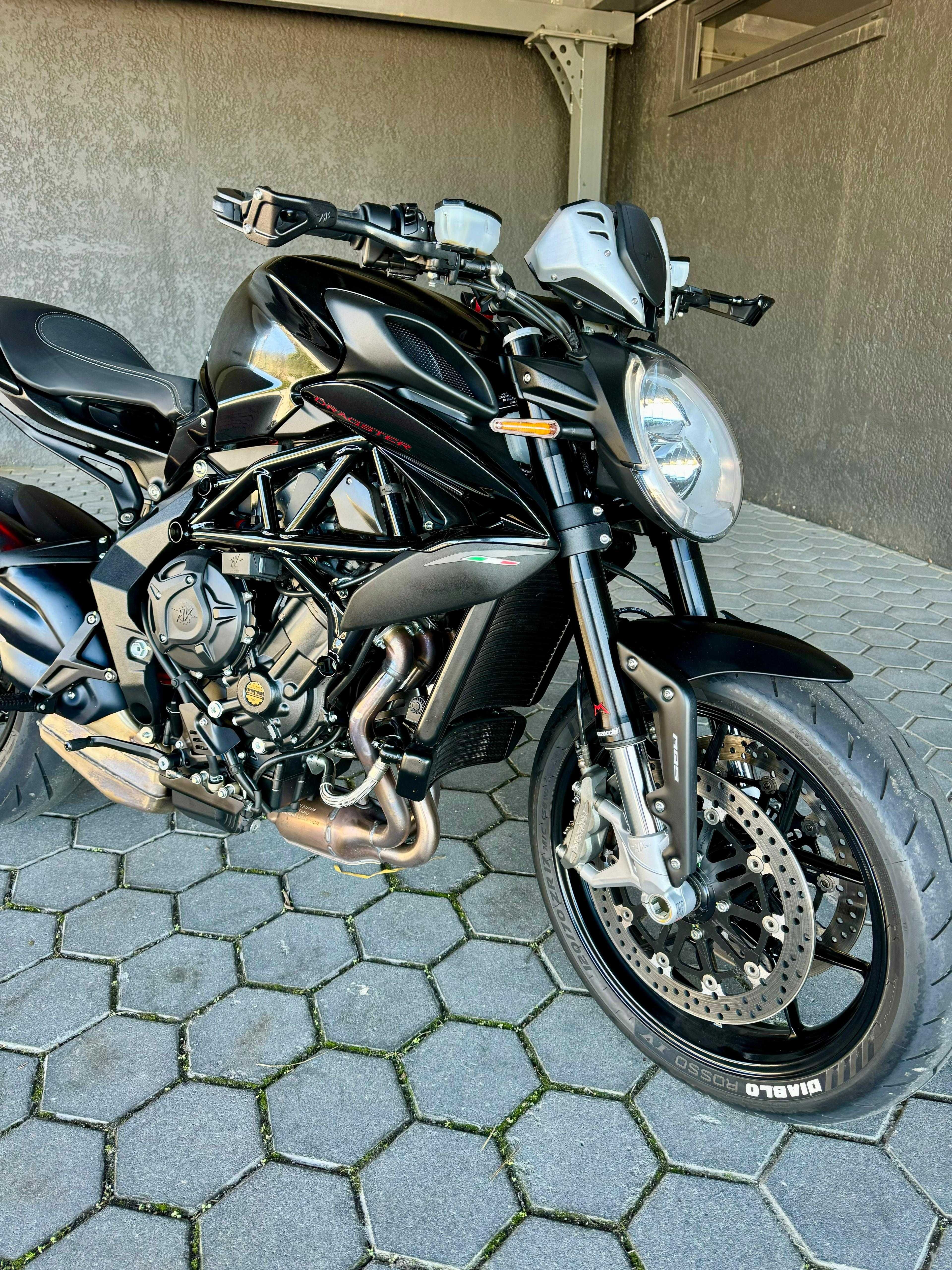 MV Agusta Dreaster 800R