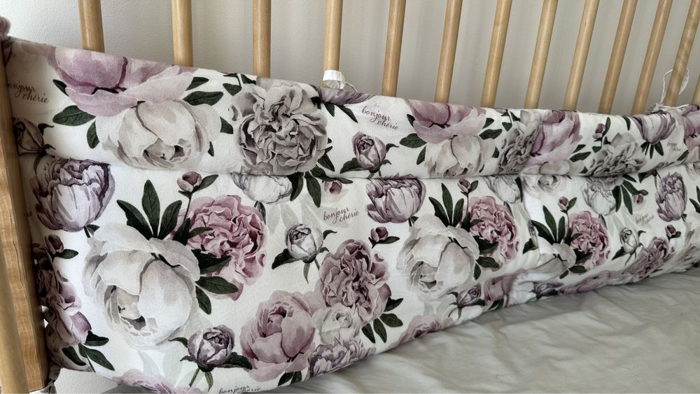 Ochraniacz do łóżeczka w kwiaty 180 cm
