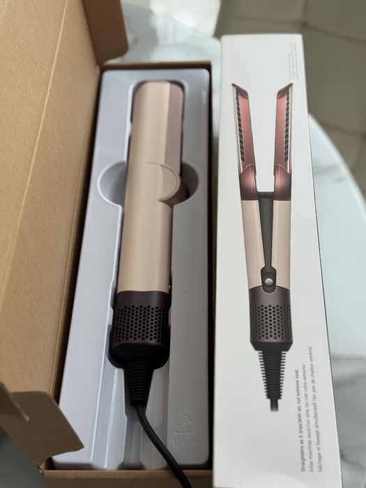 Продам фен-випрямляч для волосся Airstrait