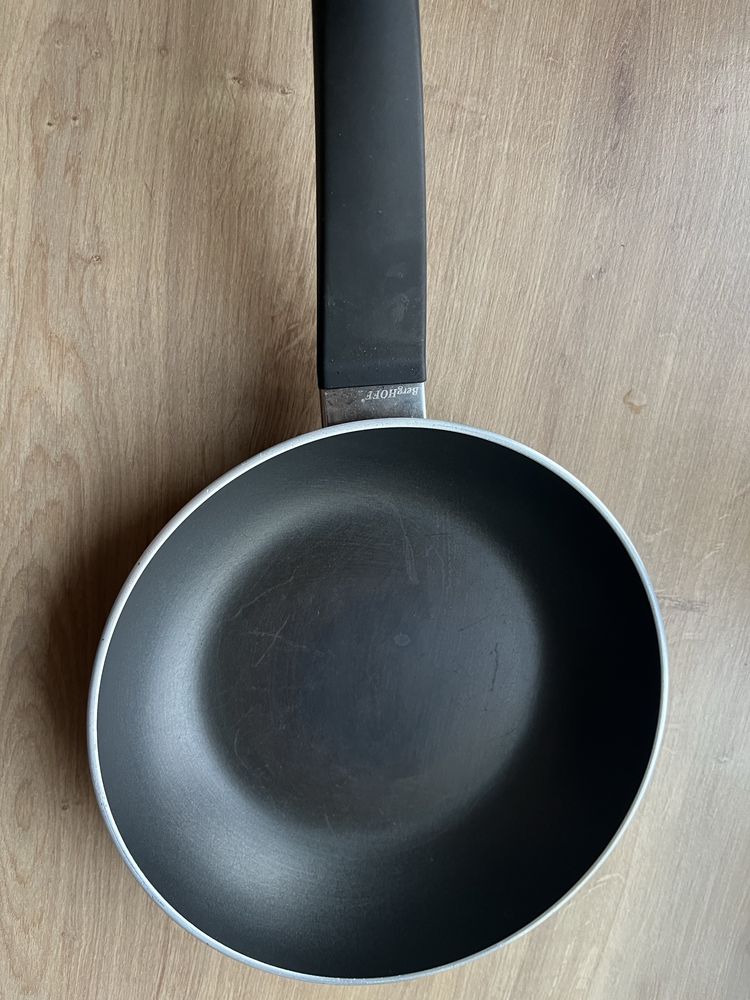 Сковорода BergHOFF 24 см Essentials та BergHOFF ECLIPSE 20