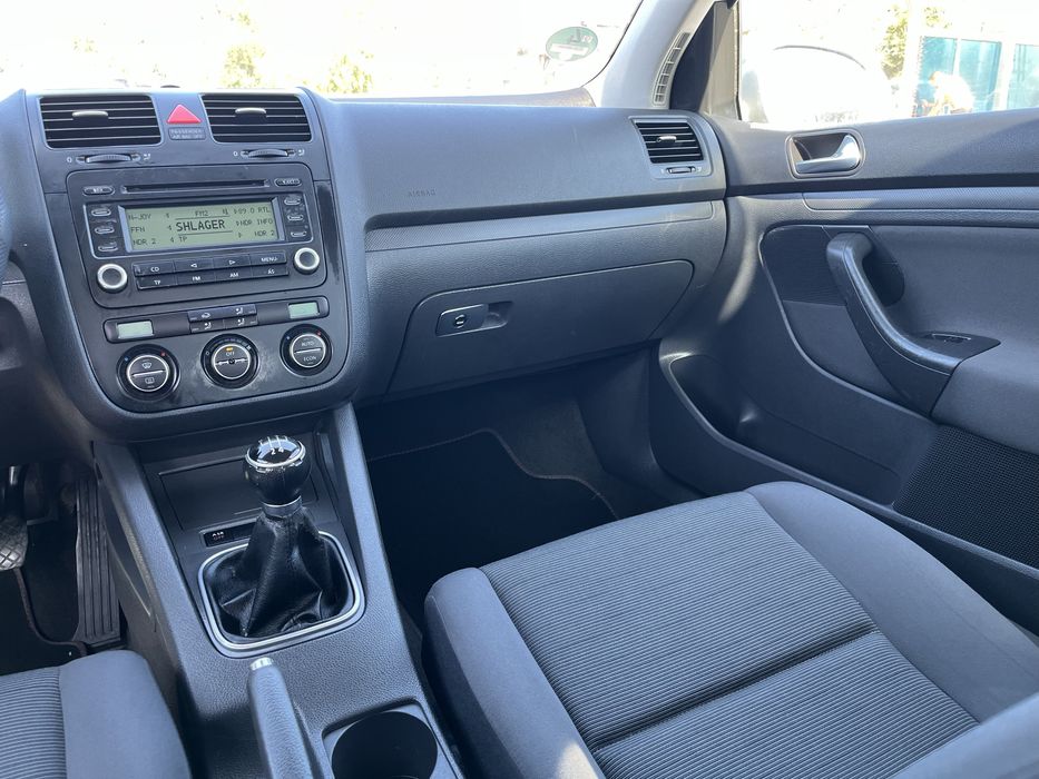 Volkswagen Golf 2006 1.6 бензин