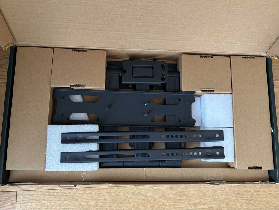 Regulowany uchwyt do telewizora Reinston ULTRA EU024