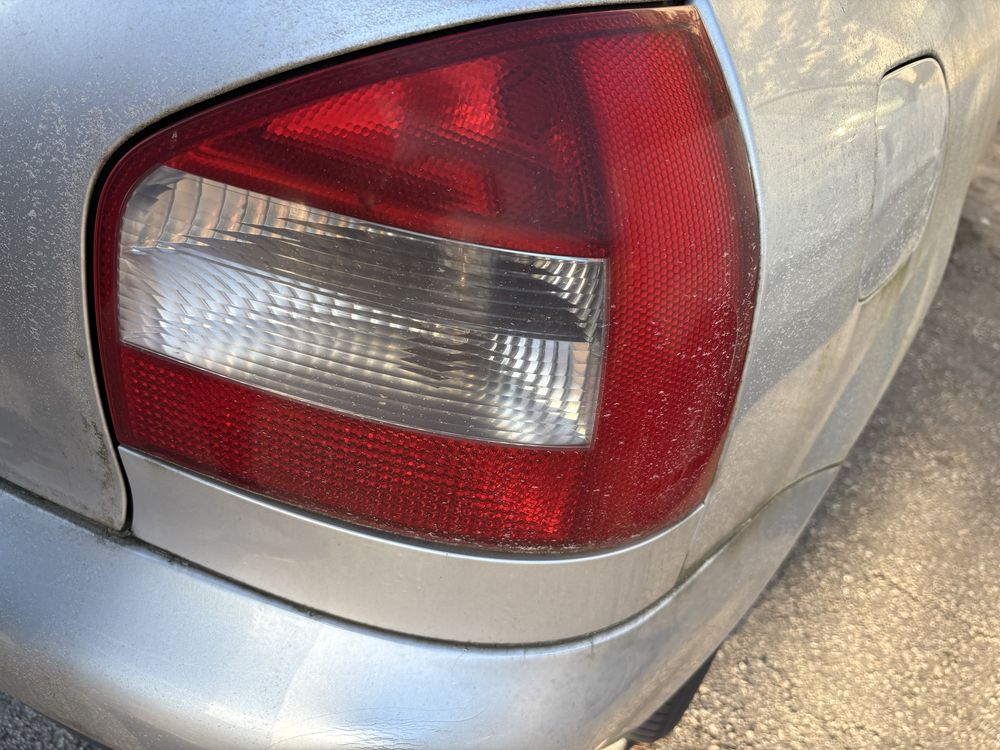 Farolim lado direito Audi A3 8L