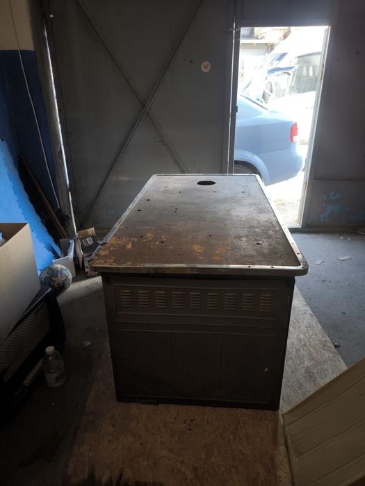 Продам стіл слюсарний