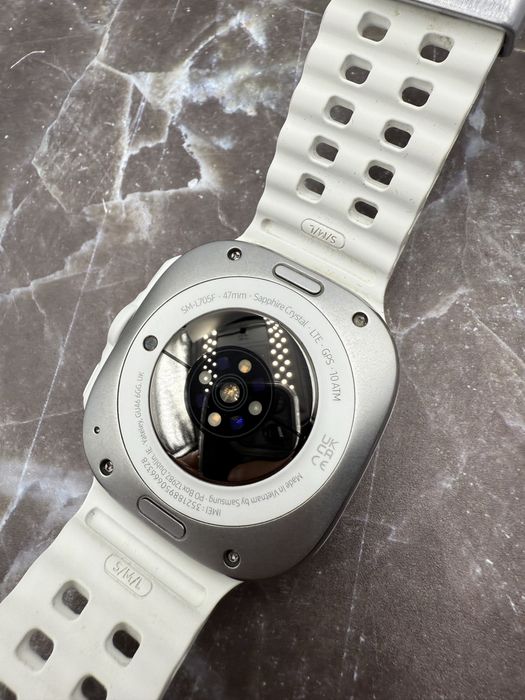 Prawie nowy smartwatch Samsung Galaxy Watch Ultra, LTE, biały