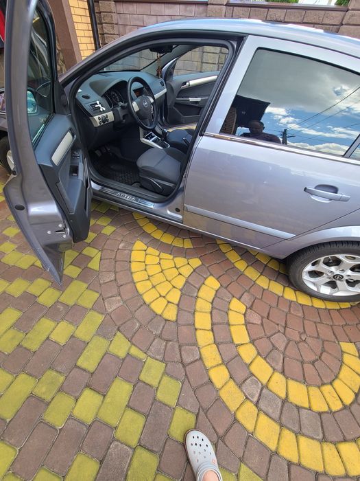 Opel Astra h sedan 1.6