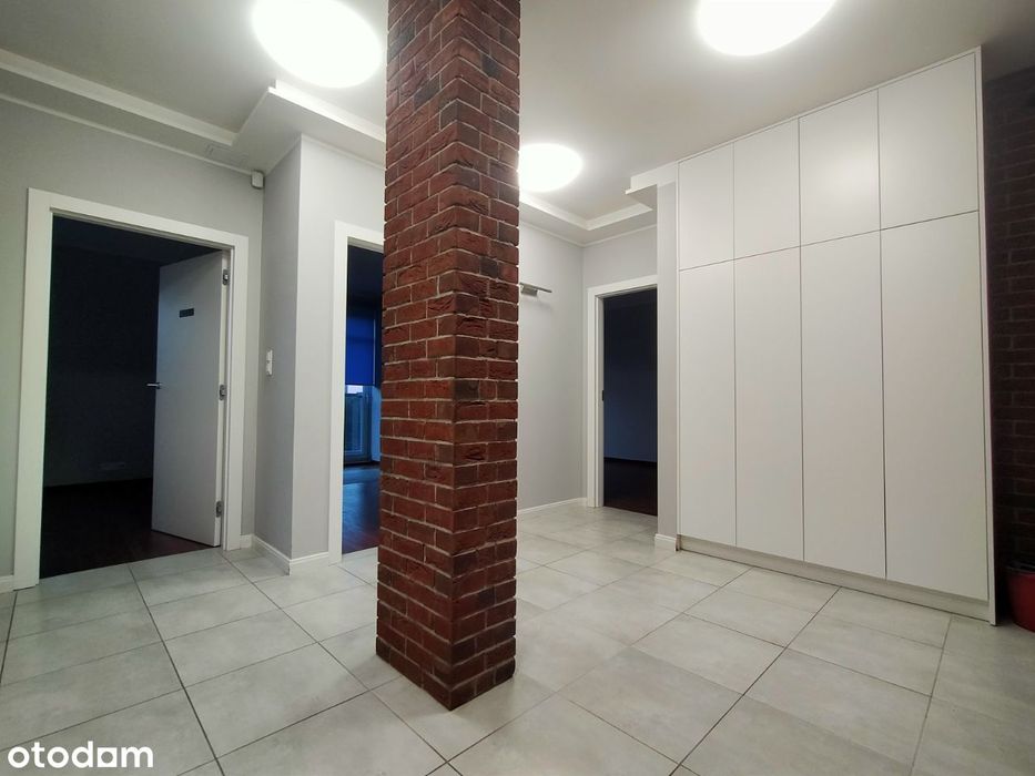 Biuro Wola / Sródmieście Al Solidarnosci