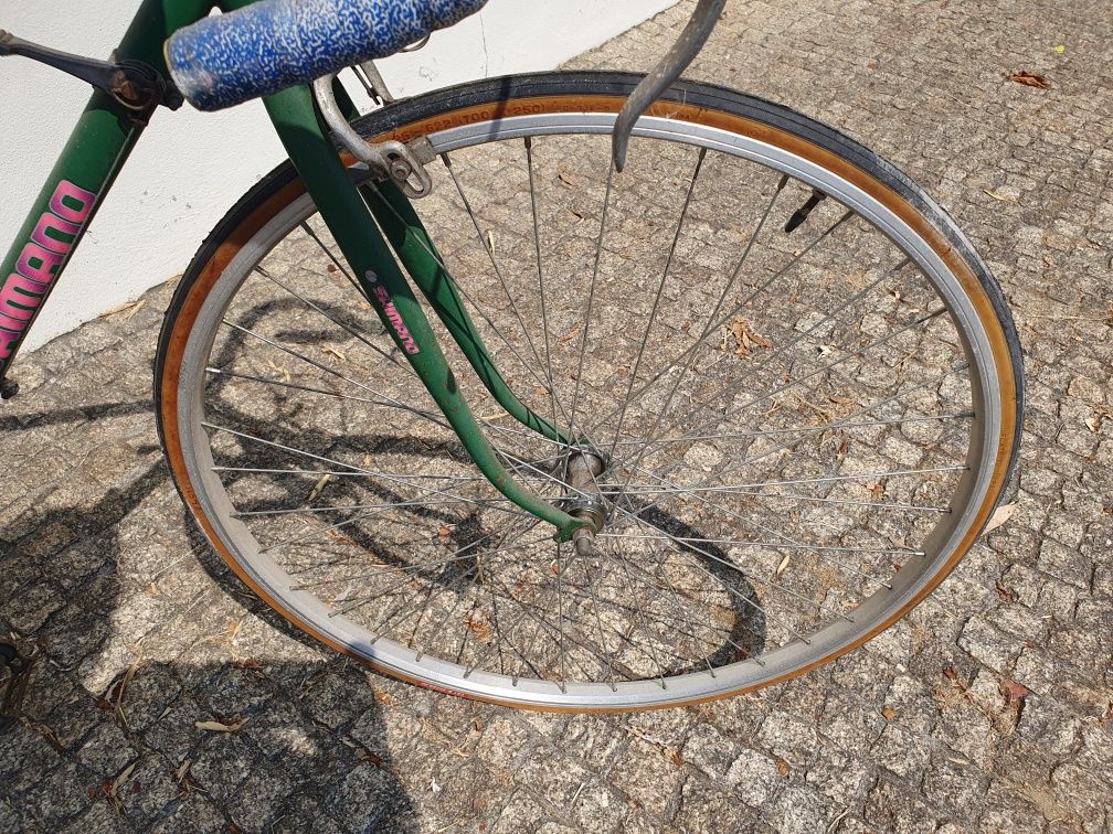 Bicicleta antiga tipo corrida