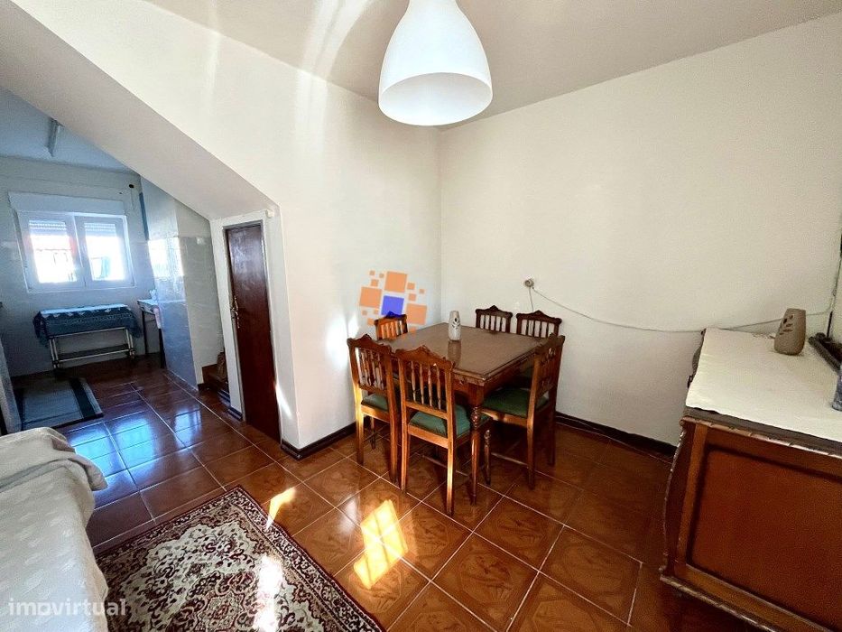 Moradia localizada na tranquila Rua Ary dos Santos, Feijó