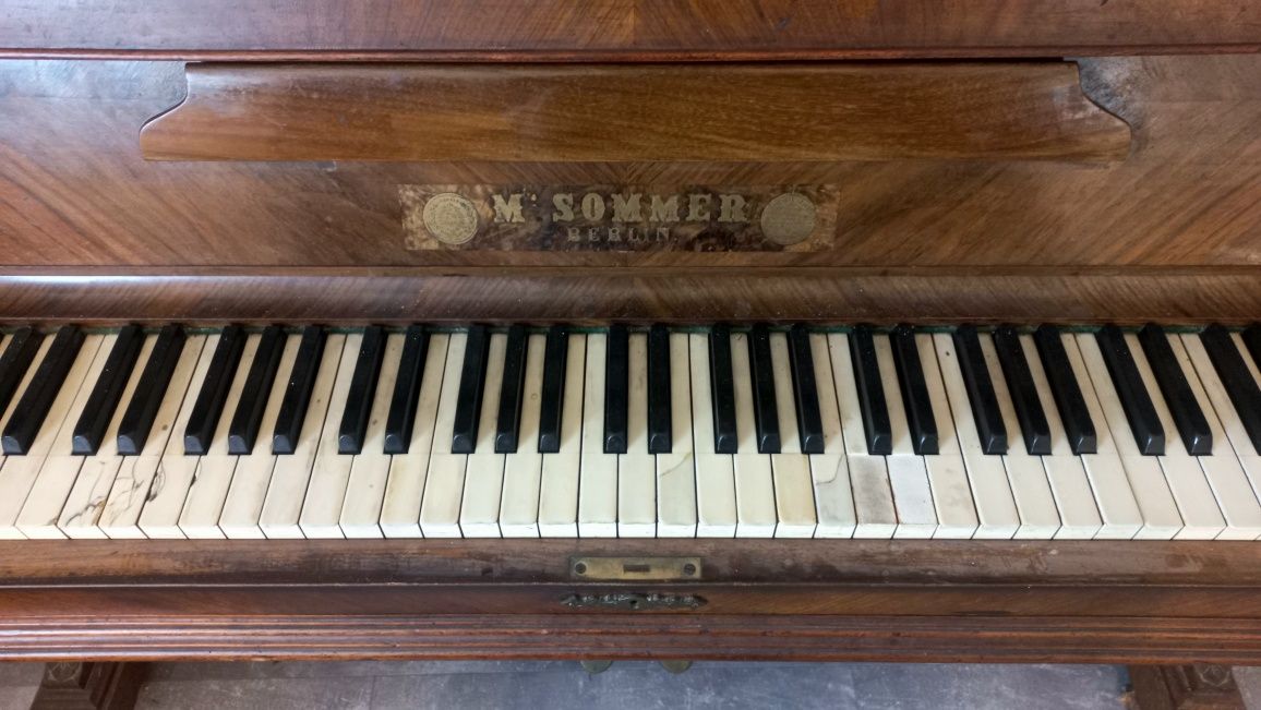 Stare, niemieckie pianino