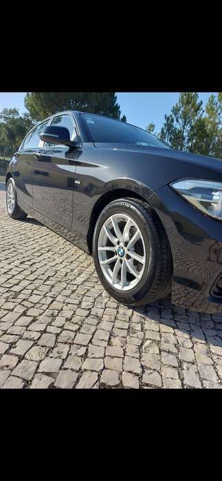 BMW 116 Sport de 2016 - AUTO - LED - Full Extras (Irrepreensível)