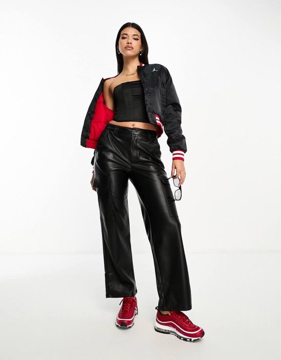 Жіночий куртка бомбер Jordan оригінал з нових колекцій.