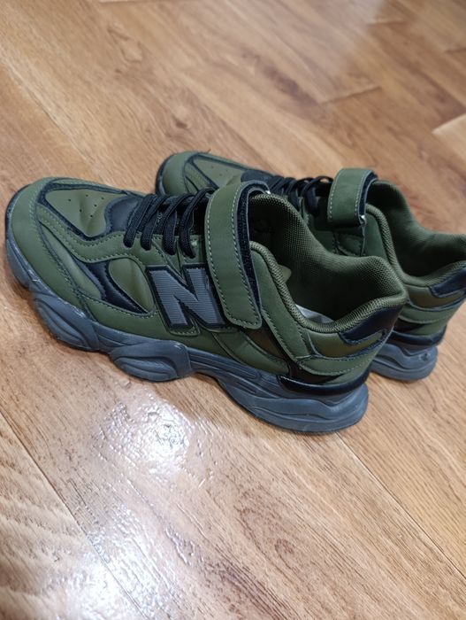 Продам кросівки для хлопчика 38 розміру