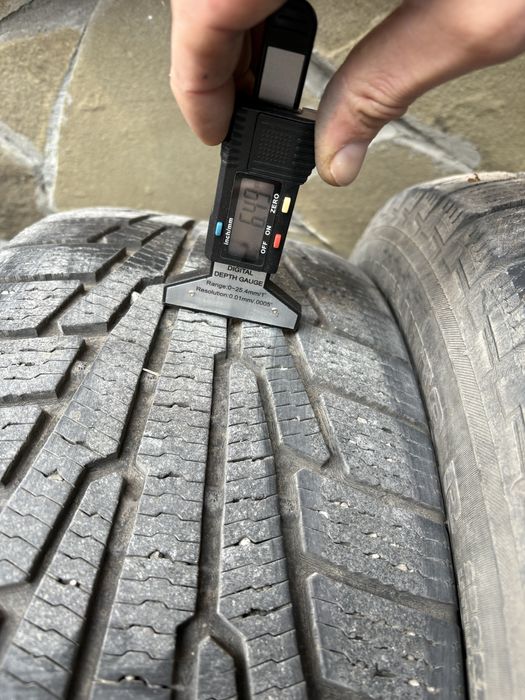 235/60/18 Nokia hk .R зимние