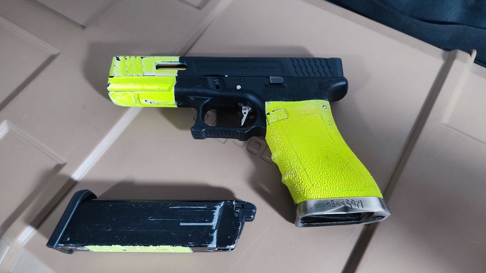 Vendo reprodução de airsoft