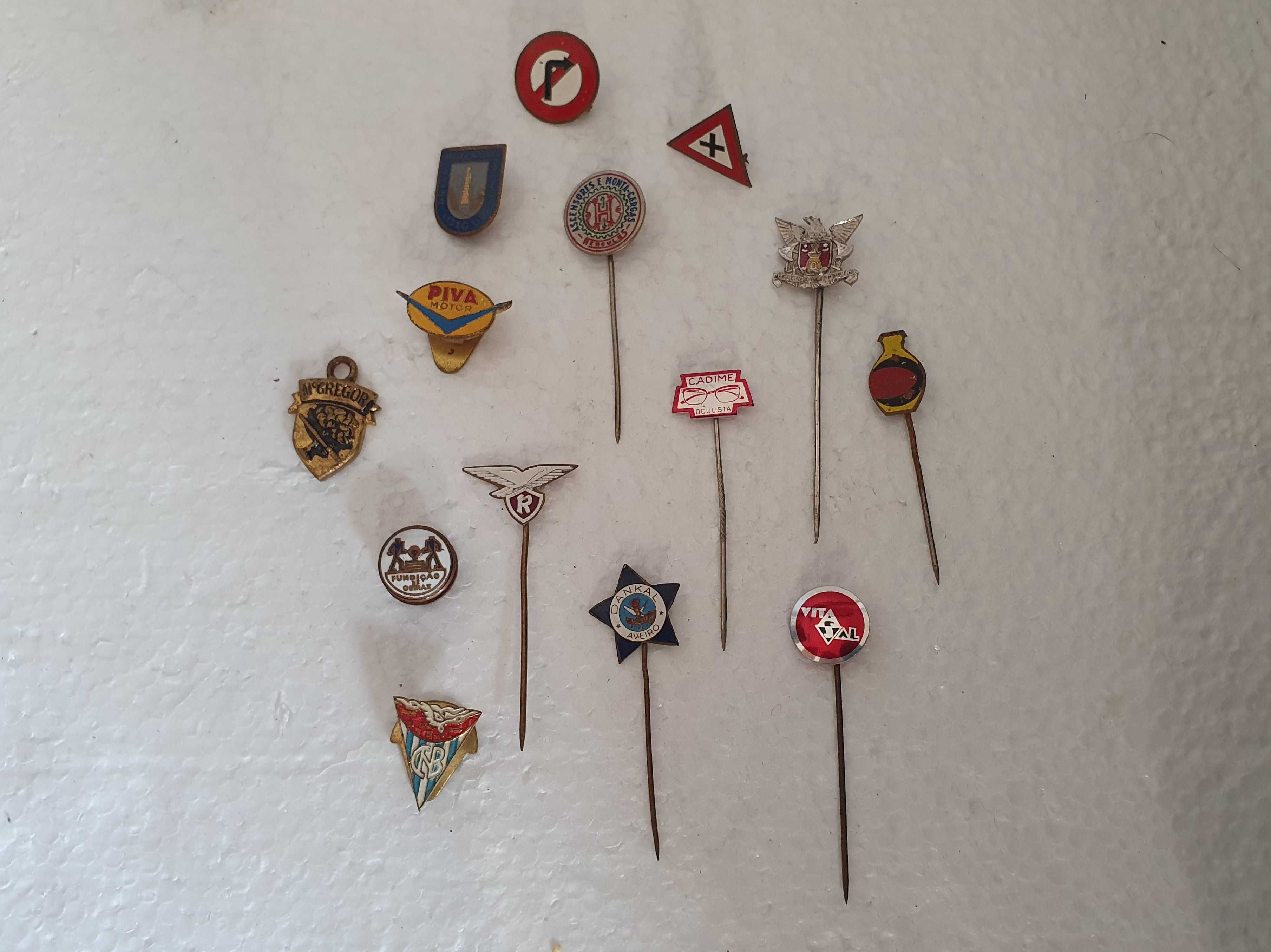 PINs / Alfinetes / Crachás / Emblemas muito antigos