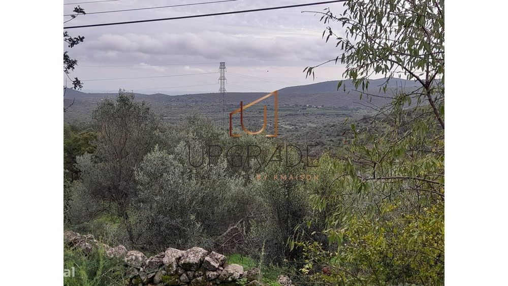 Terreno com ruína à venda em Santa Catarina da Fonte do Bispo