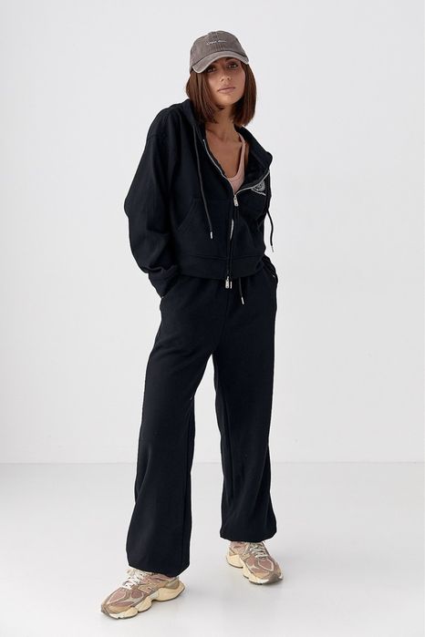 Жіночий спортивний костюм