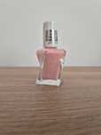Lakier Essie gossamer garments 505