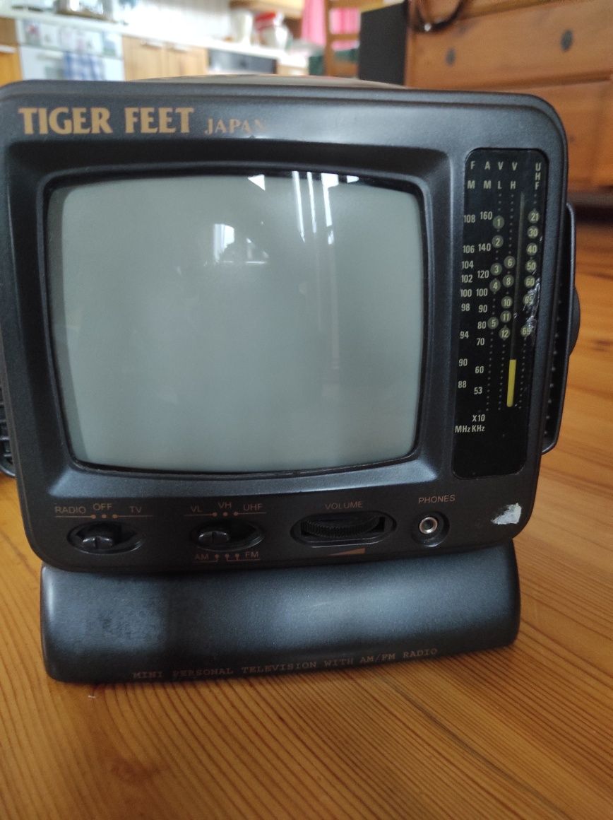 Telewizor Tiger feet japan tf755