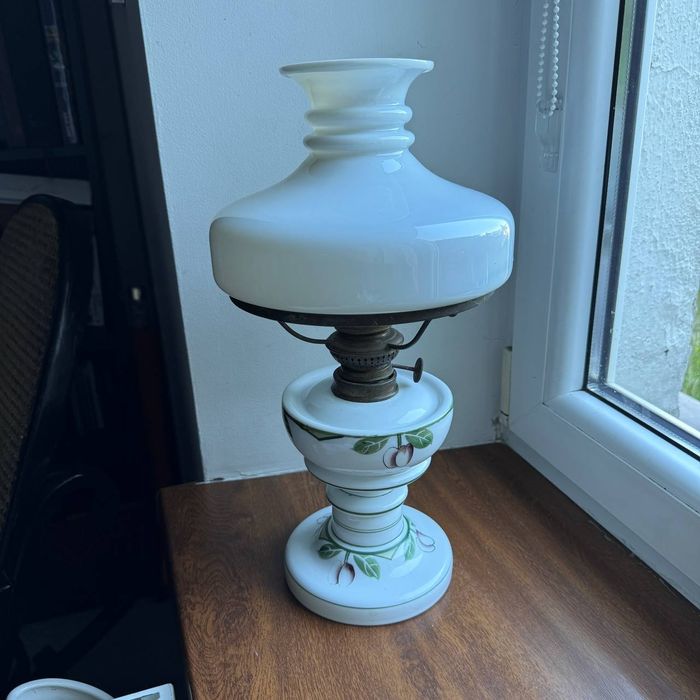 Lampa naftowa Szklana początku XX wieku