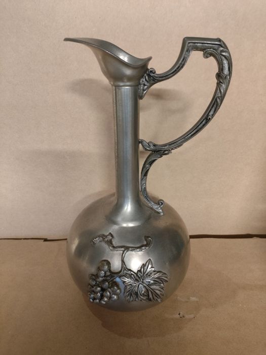 Peça decorativa em estanho