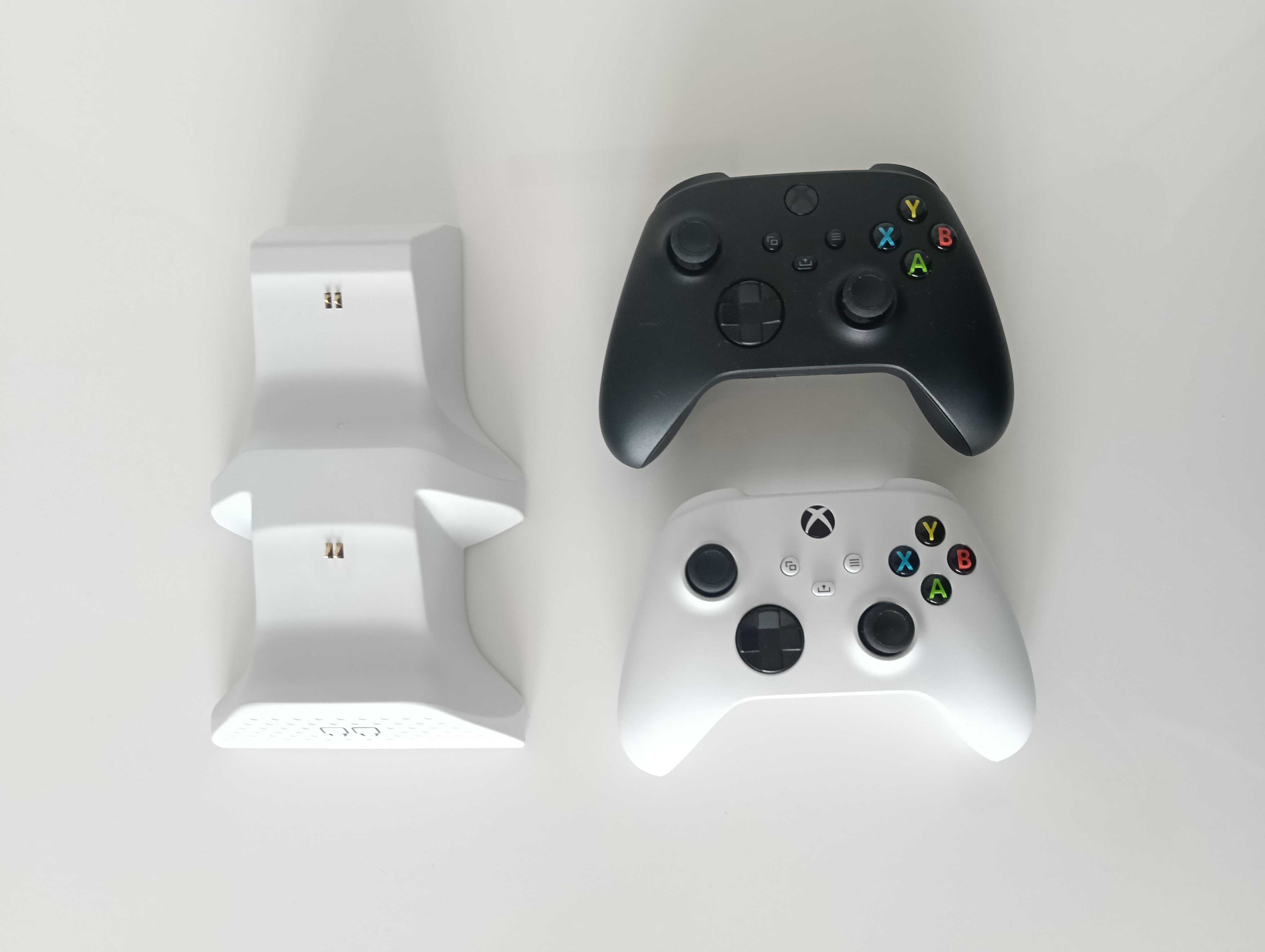 Xbox Series S + 2 pady + stacja ładująca - gwarancja