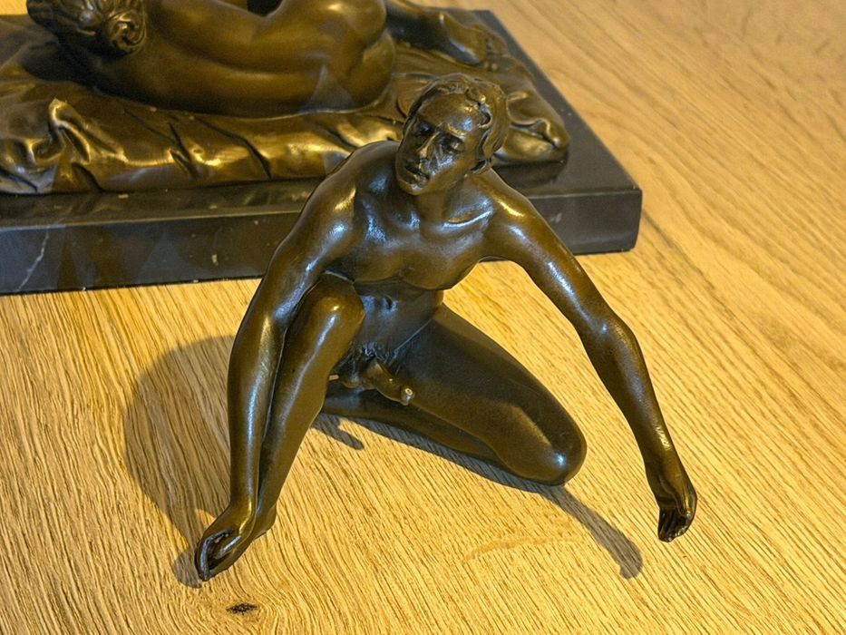 Фигура Скульптура Эротика Бронза мужчина и женщина в любви Подпись