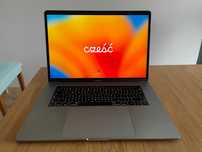 MacBook Pro 15 2017 i7 z wymienioną baterią w 2021 roku