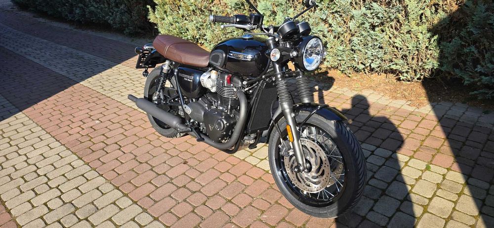Triumph Bonneville T120 Black