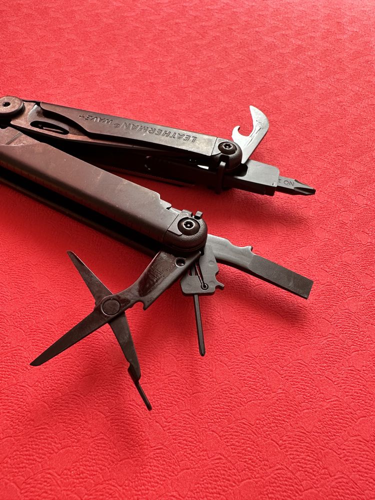 Оригінальний мультитул Leatherman Wave plus