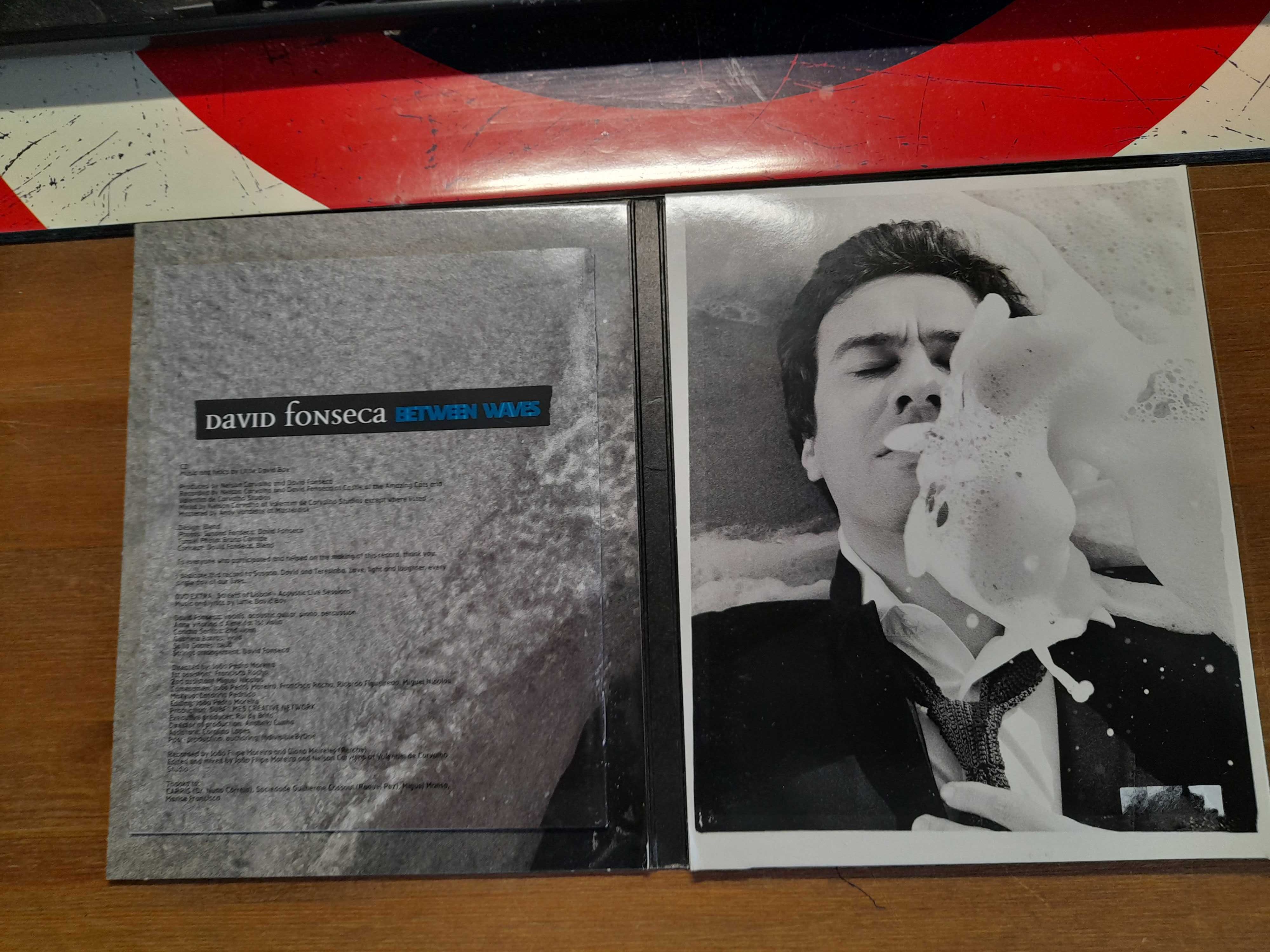 DVD +CD do David Fonseca autografado Between Waves bom estado  de 2009