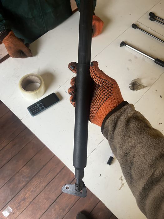 Амортизатор крышки багажника ляды bmw e84