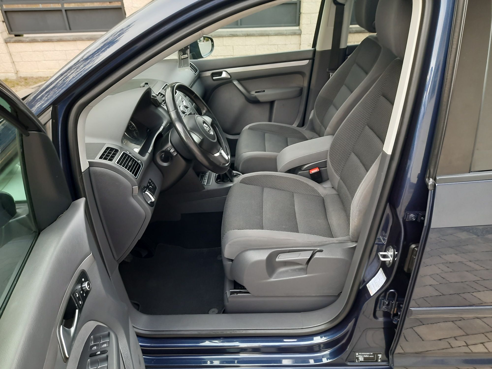 Vw Touran**2.0 Tdi**140 Km**CR**Panorama**Nawigacja**Grz.Fotele **