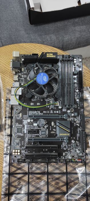 Материнська плата GigaByte + процесор Intel Core i5 Box процессор