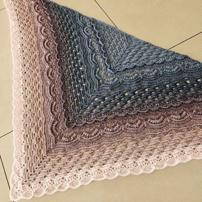 Chusta robiona ręcznie na szydełku rękodzieło Handmade