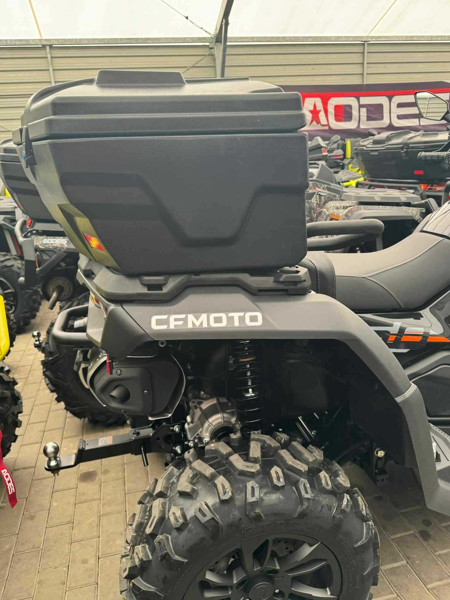 Kufer Tył Cf moto 850 / 1000  Gen 3  Na szybkozłącze Duży 120l Zamek