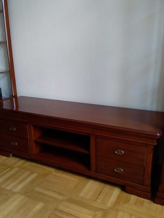 Комплект мебели из натурального дерева